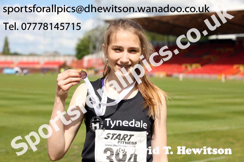 Girls under-15s long jump, North Eastern Champs, Gateshead Stadium. Photo: David T. Hewitson/Sports for All Pics